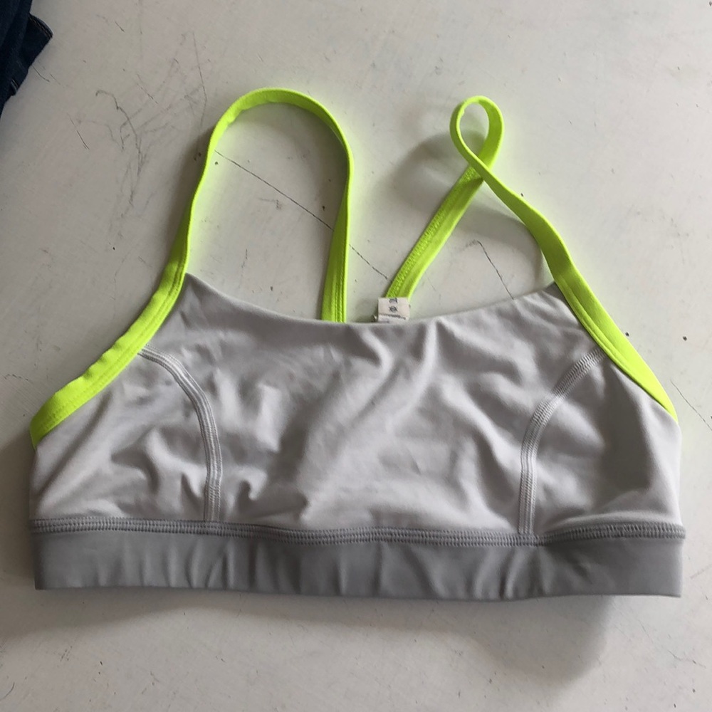 Lululemon • sports bra size 6